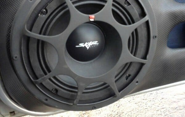 How to Buy a Shallow Mount Woofer How to Buy a Shallow Mount Woofer