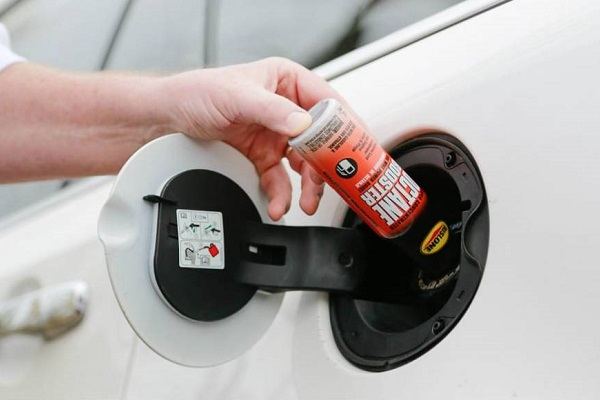 Octane Booster vs. Fuel Stabilizer Octane Booster vs. Fuel Stabilizer