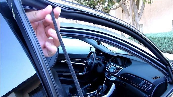 How to Reduce Wind Noise in Car (Step by Step Guide)