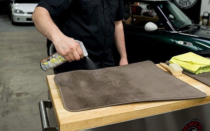 How To Buy The Best Upholstery Cleaners