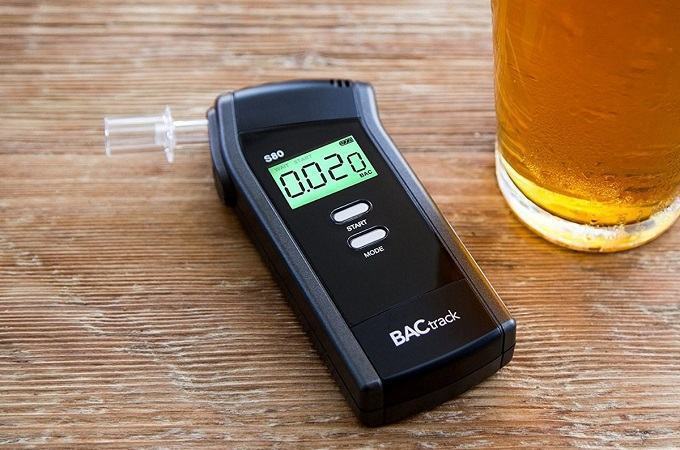 7 Best Breathalyzers of 2023: Reviews, Buying Guide and FAQs 