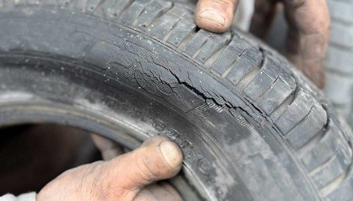 5 Common Causes of Cracked Tires