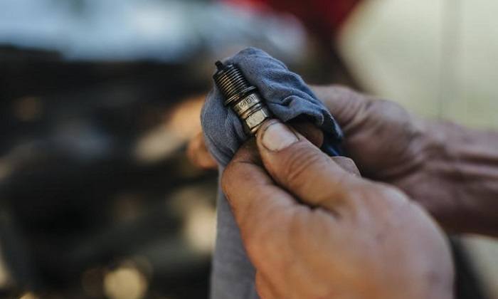 How To Fix Oil On Spark Plugs