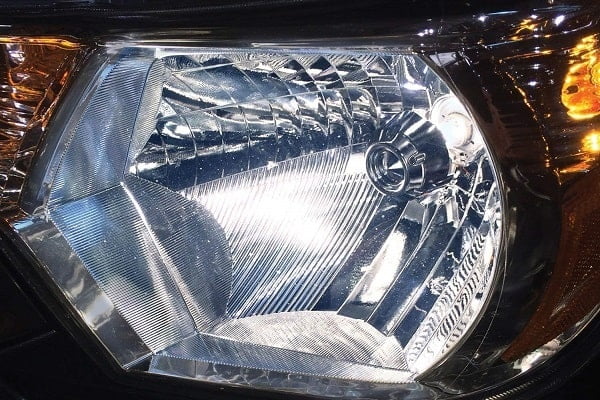 How to Buy the Best Headlight Bulb How to Buy the Best Headlight Bulb